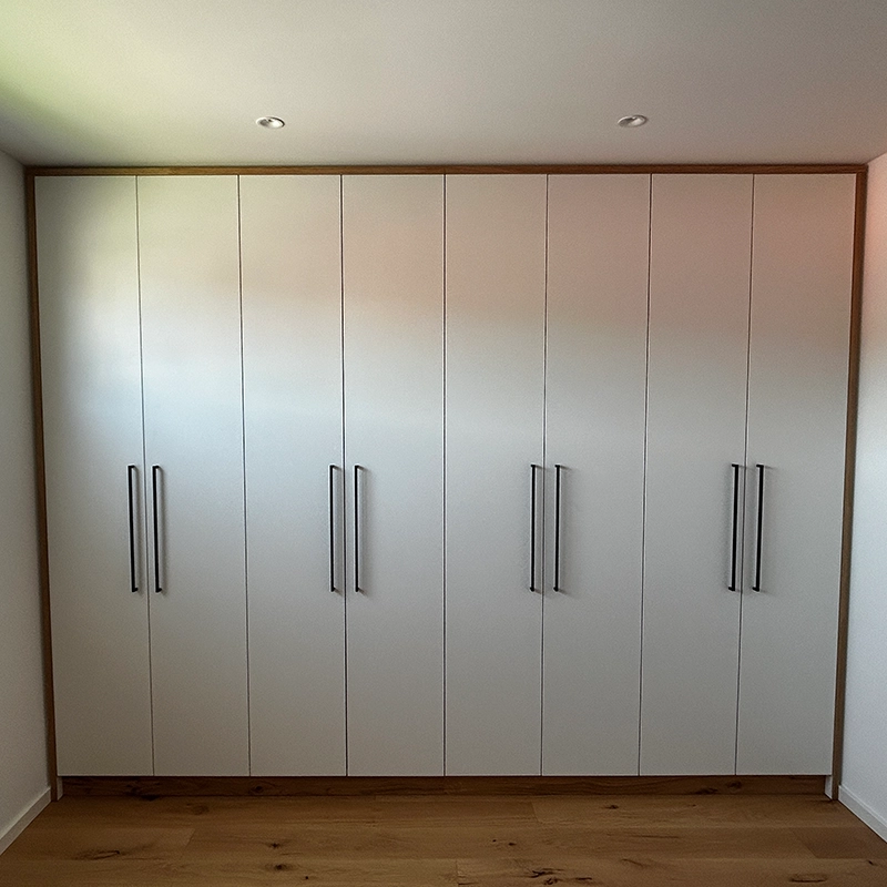 Kleiderschrank