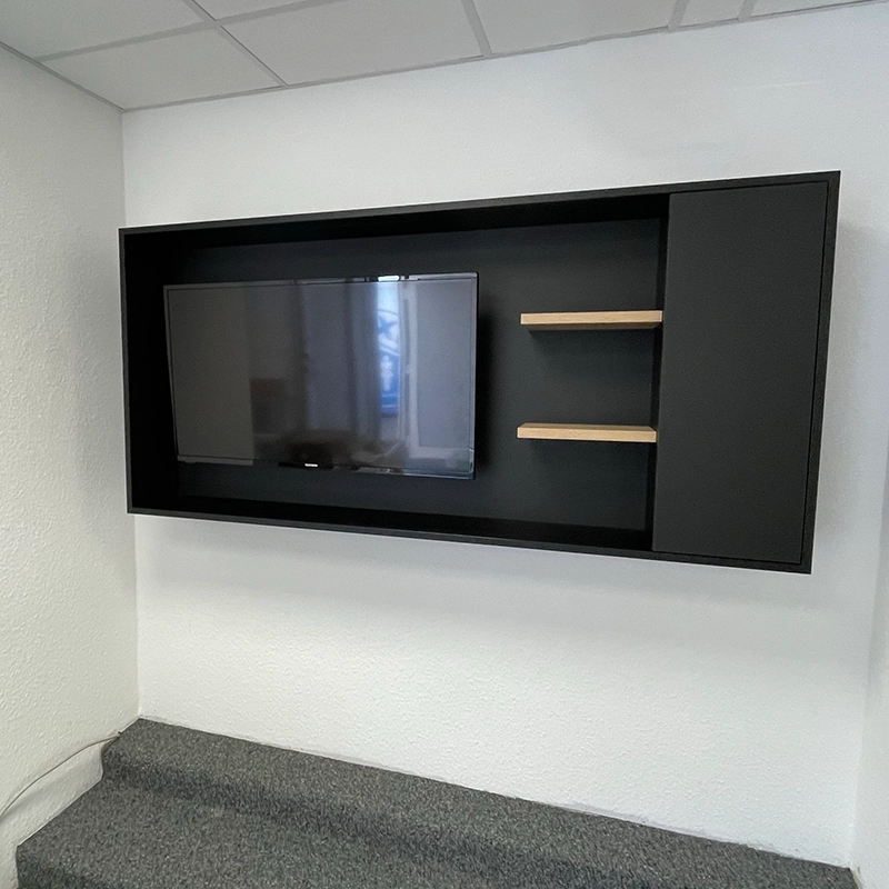 Fernsehhalterung an der Wand