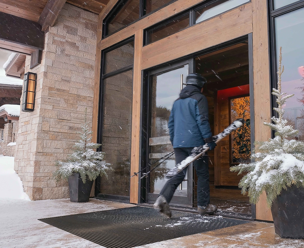 Inspiration Winterdorf Eingang mit DAVERO Eingangsmatte