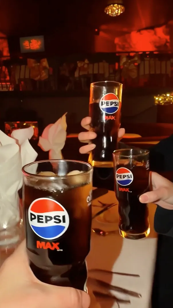 Wallmans salonger – "Dinner and a show"