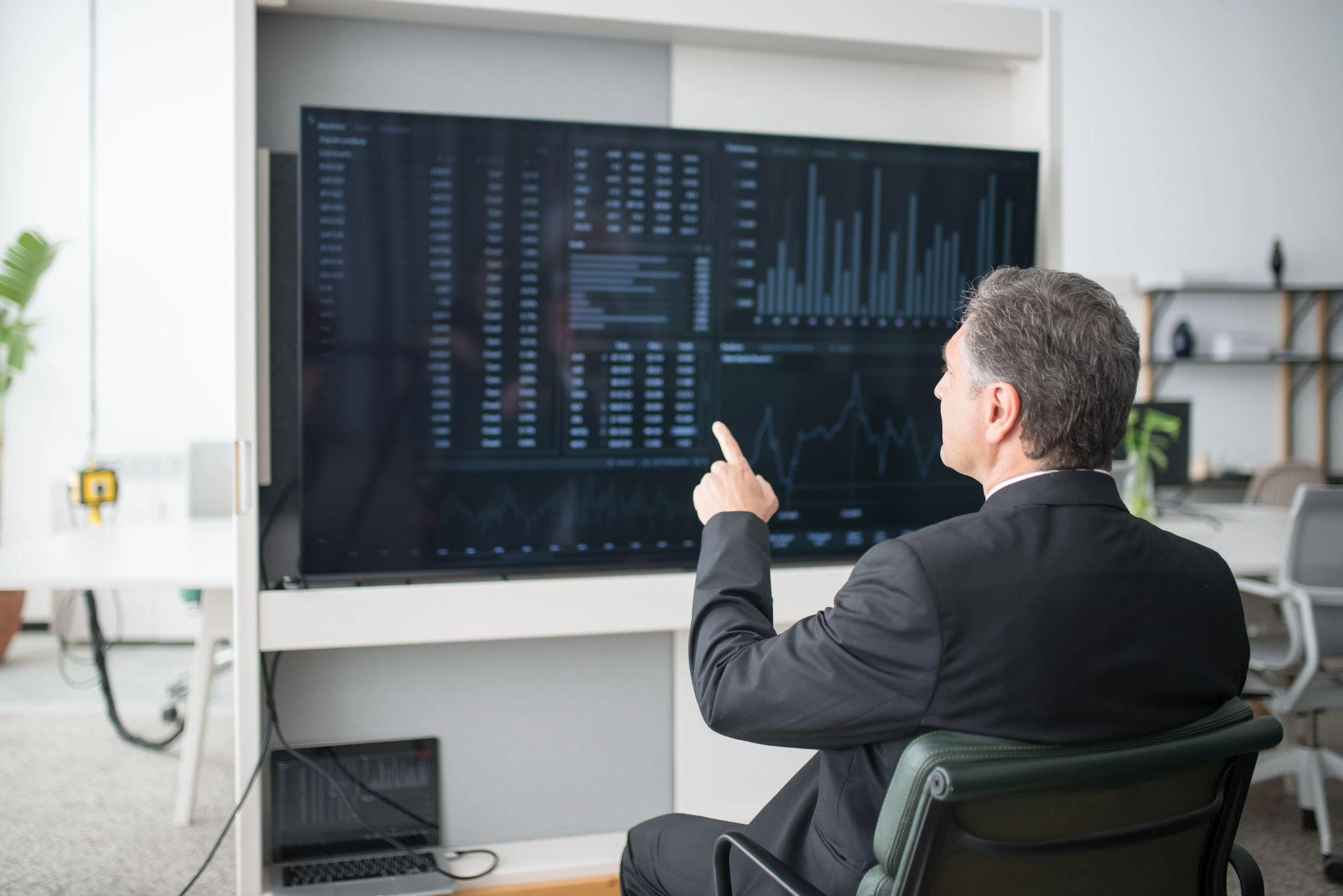 Clinical trial analytics dashboard showing key performance metrics