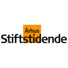 Århus Stiftidende logo med orange firkant bag ordene.