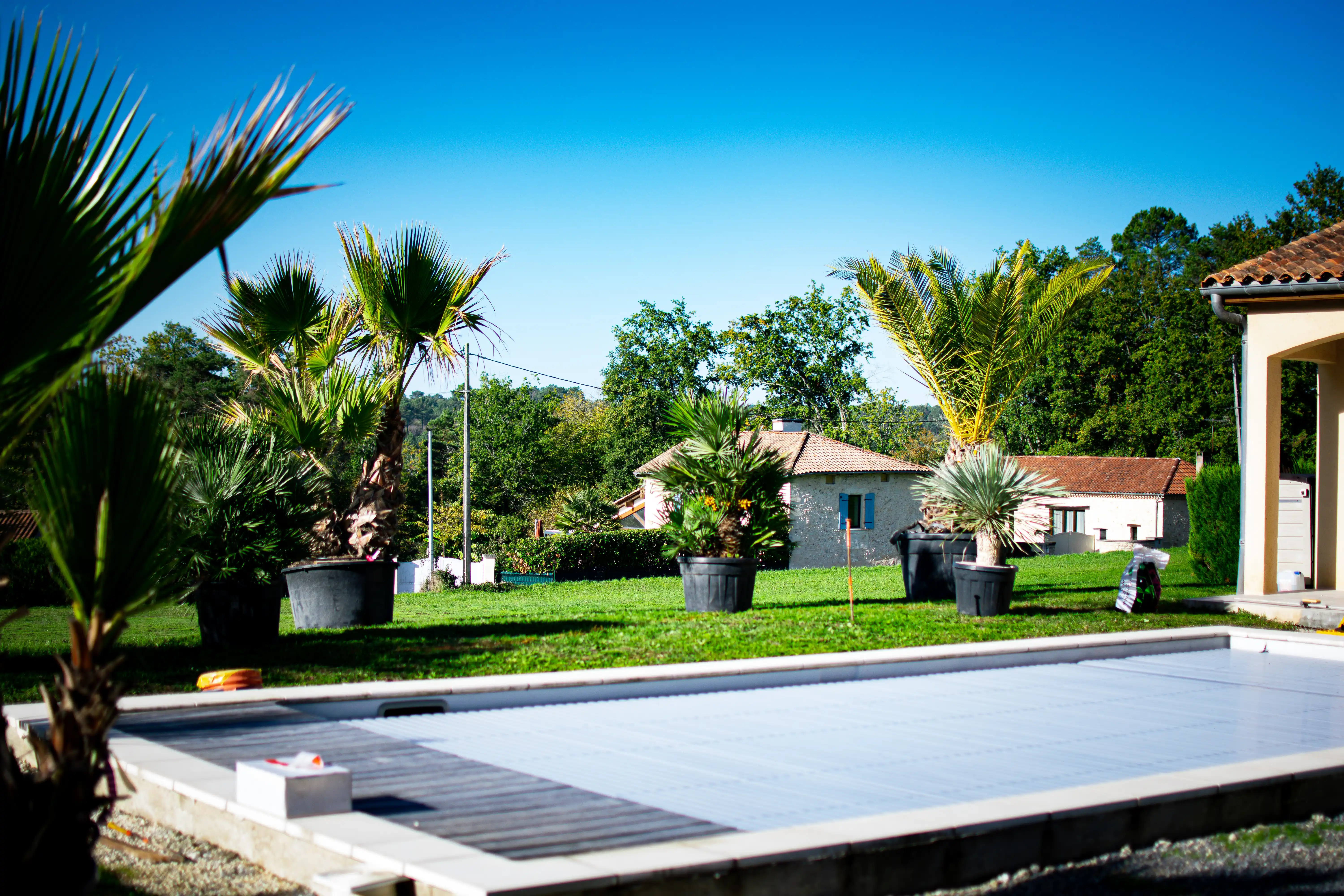 conception terasse et jardin d'une maison