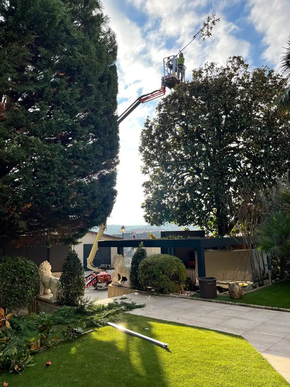 Entretiens de jardin en Dordogne par un paysagiste de Jaroussie