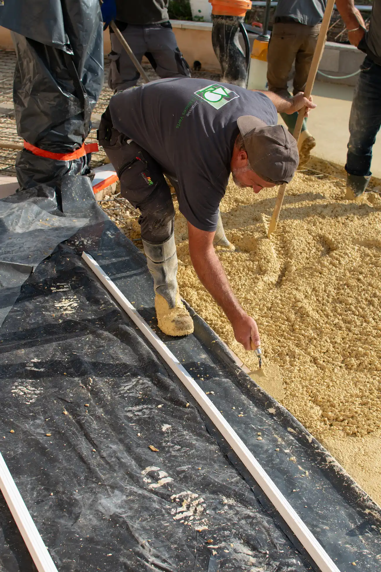 Étude du sol pour la construction d'une terrasse en Dordogne par un paysagiste