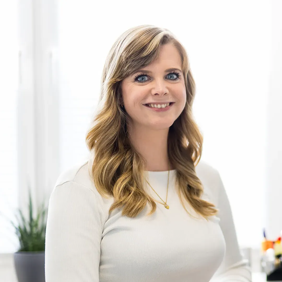 Portrait der Mitarbeiterin Marie Ziemba von Schremper IT GmbH aus Wuppertal.