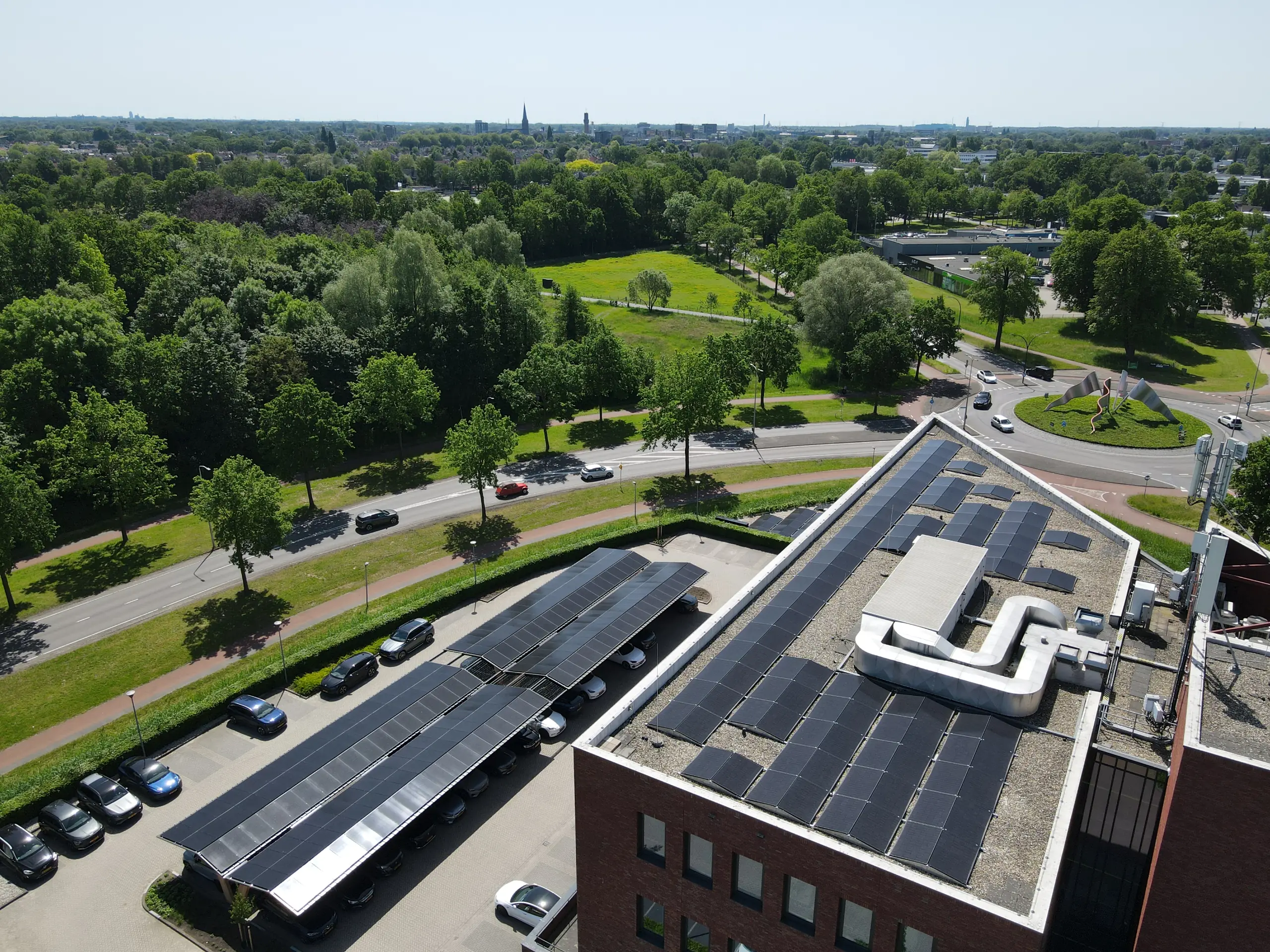 Zonnepanelen bij Dura Vermeer Hengelo