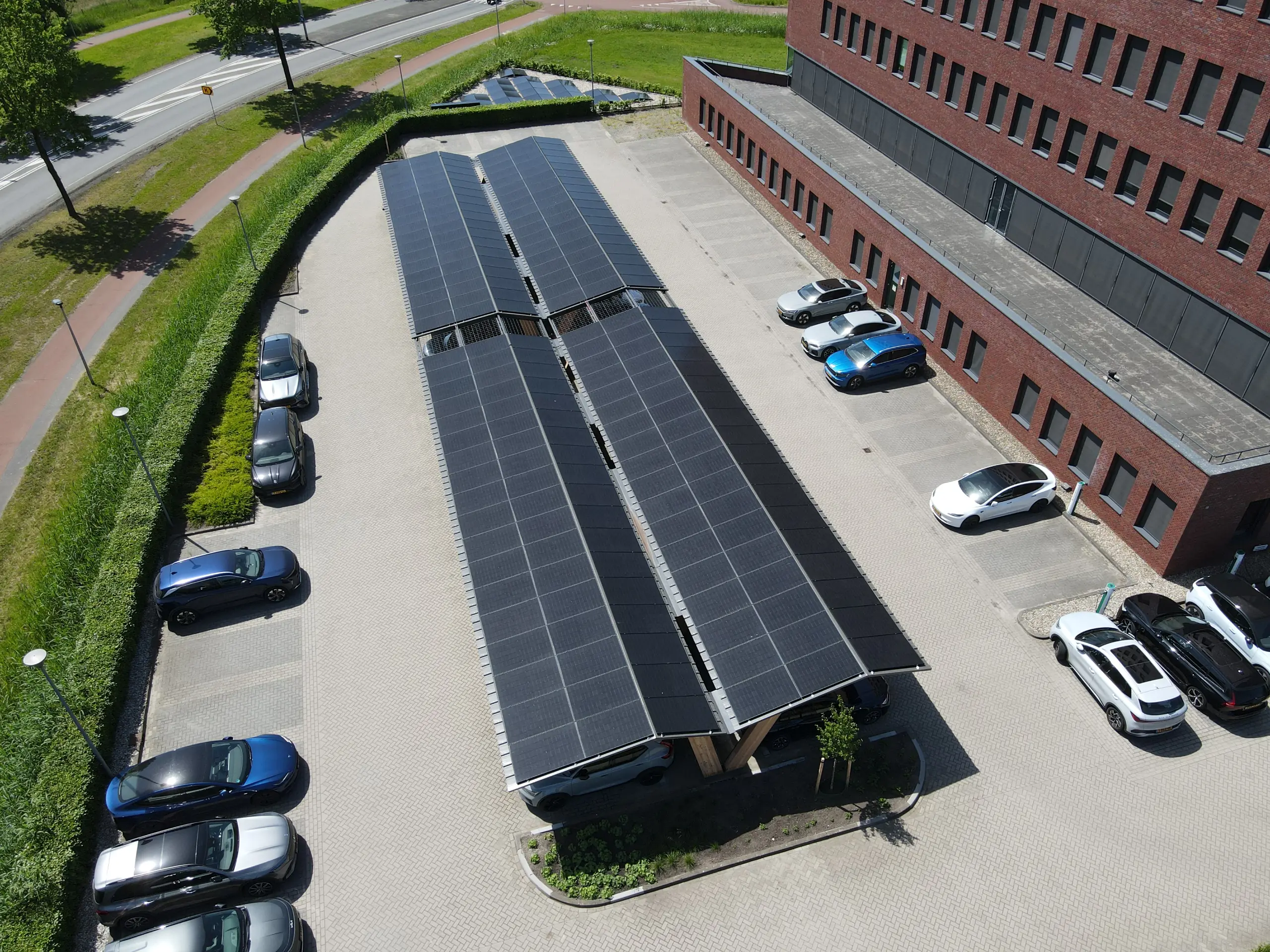 Zonnepanelen bij Dura Vermeer Hengelo