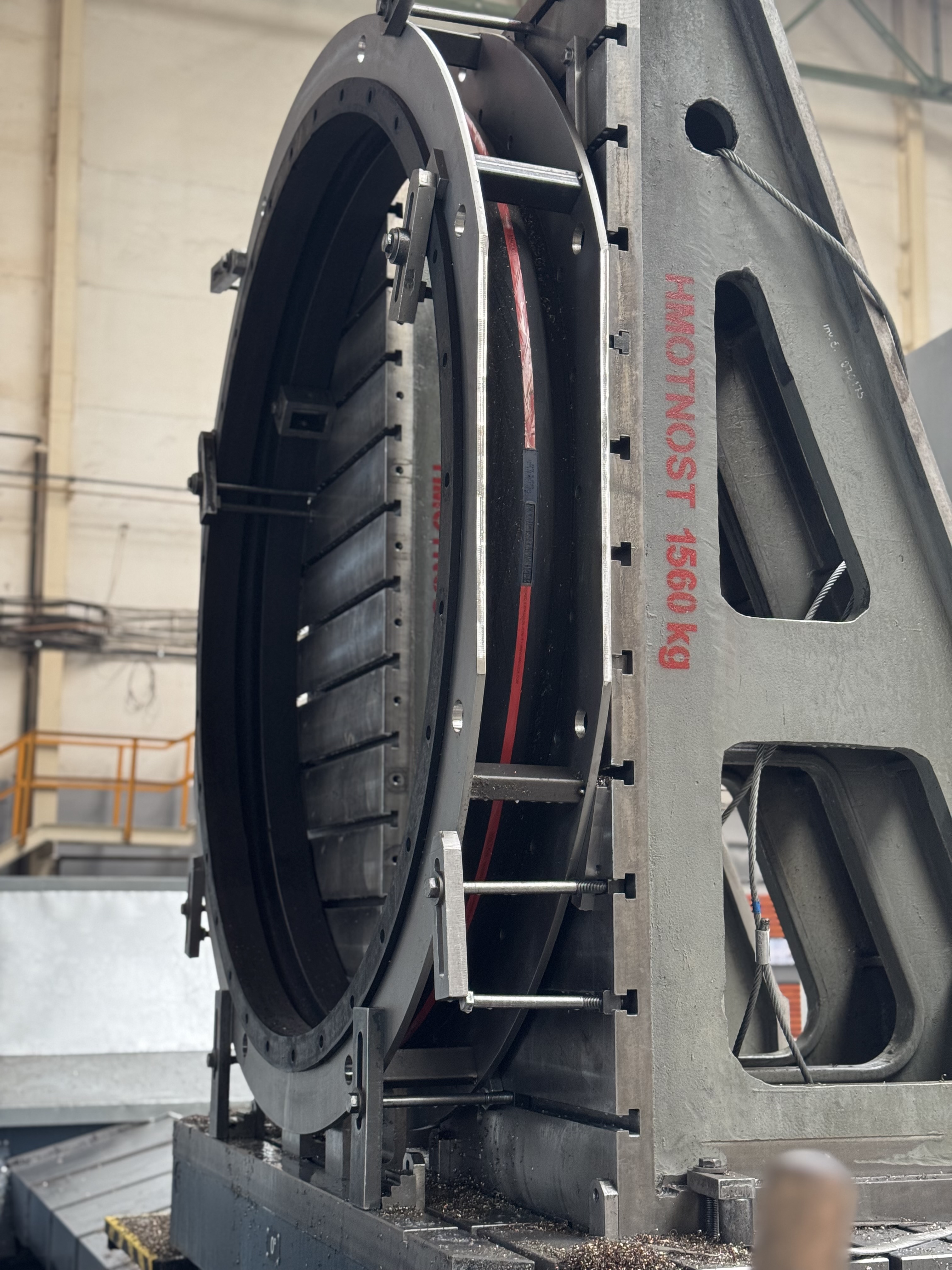 Nerezovo-pryžový kompenzátor pro chemický průmysl – reference PME