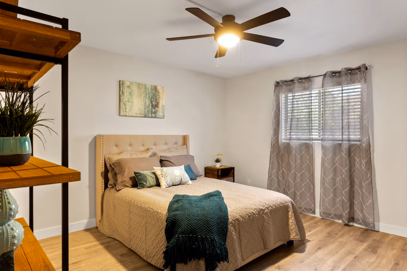 bedroom with shelf and bed