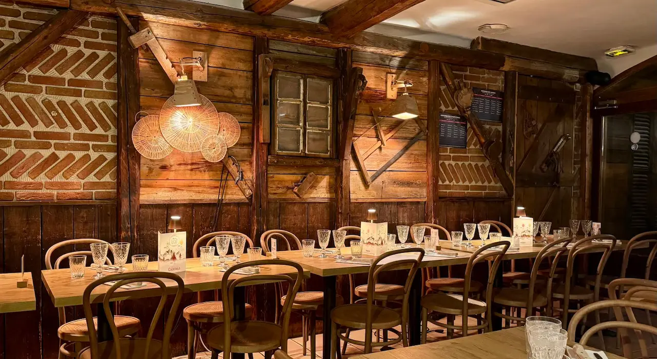 A generous plate of traditional cuisine from La P’tite Ferme, with a rustic and indulgent presentation.