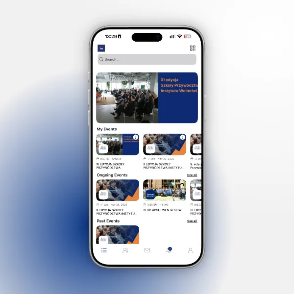 Interfejs aplikacji mobilnej wyświetlający listę wydarzeń, w tym XI edycję Szkoły Przywództwa Instytutu Wolności, z kategoriami: Moje wydarzenia, Trwające wydarzenia i Przeszłe wydarzenia.