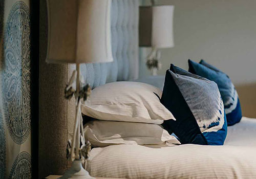 The Verzon's - room with pillows image 