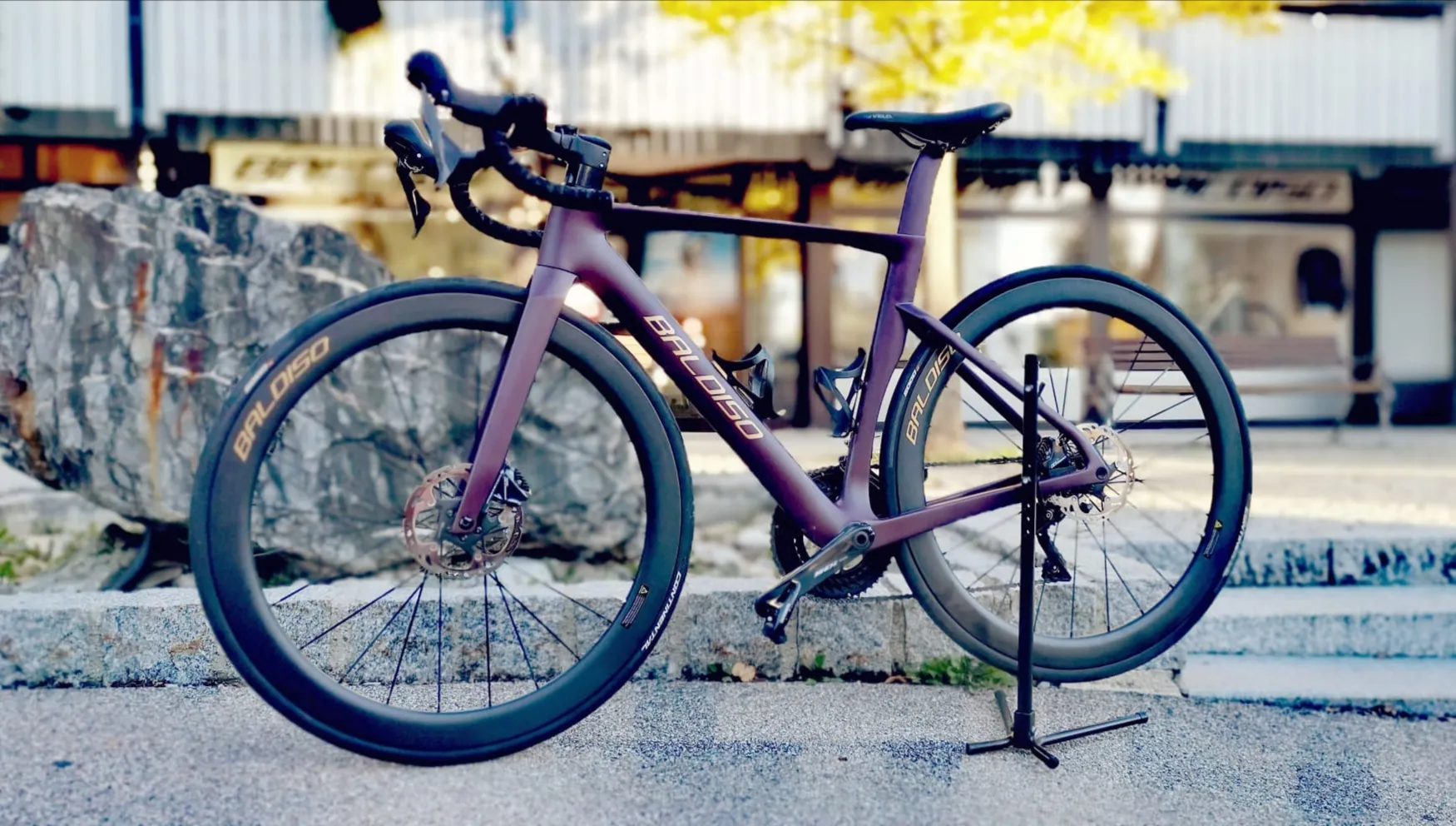 Hands cleaning iPhone, iPhone Maintenance, iPhone Cleaning, New iPhone