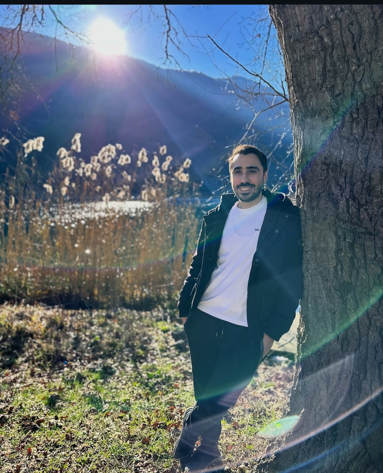 [team] image of team member (for a mobile gaming)