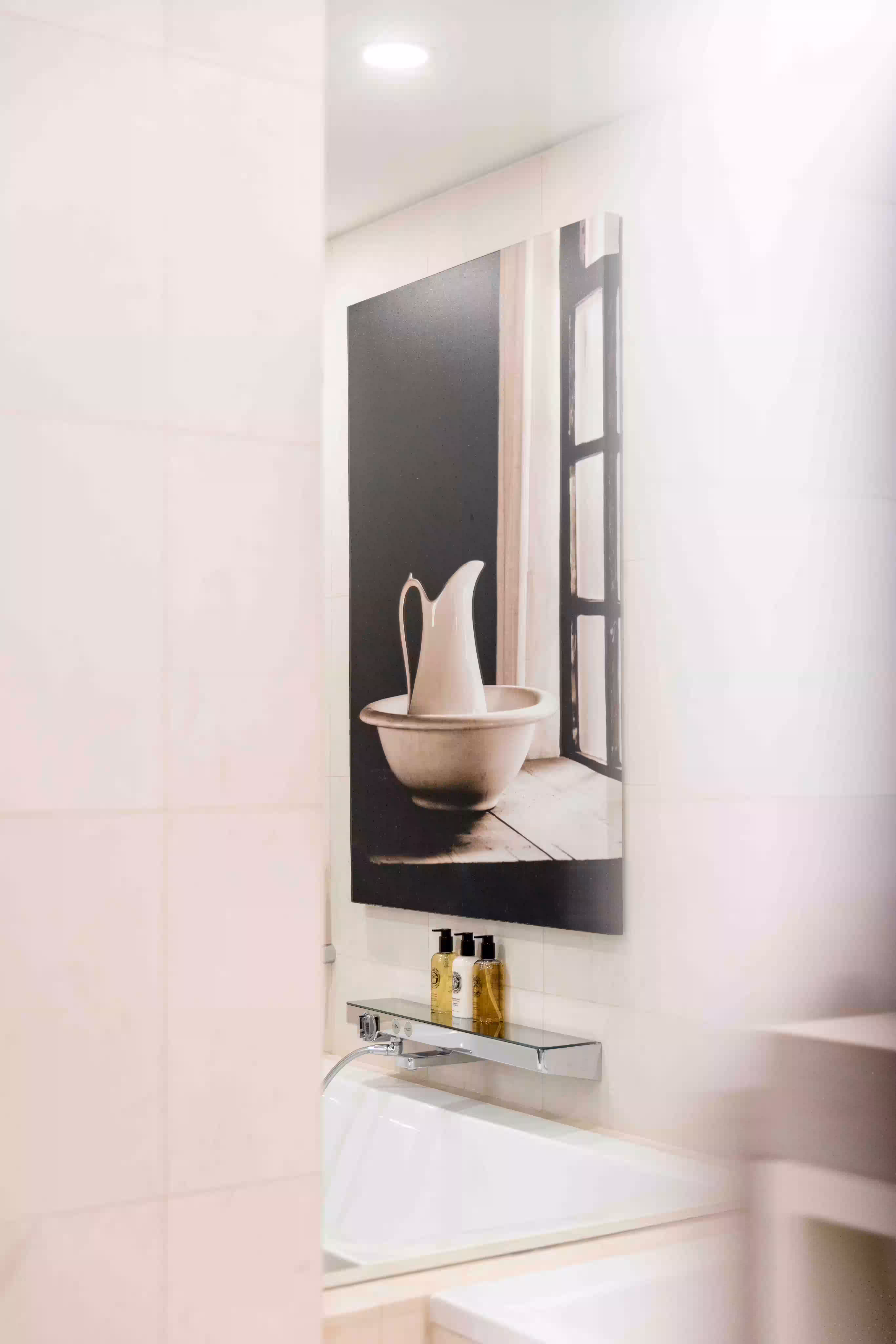 Salle de bain contemporaine de la Junior Suite Terrasse