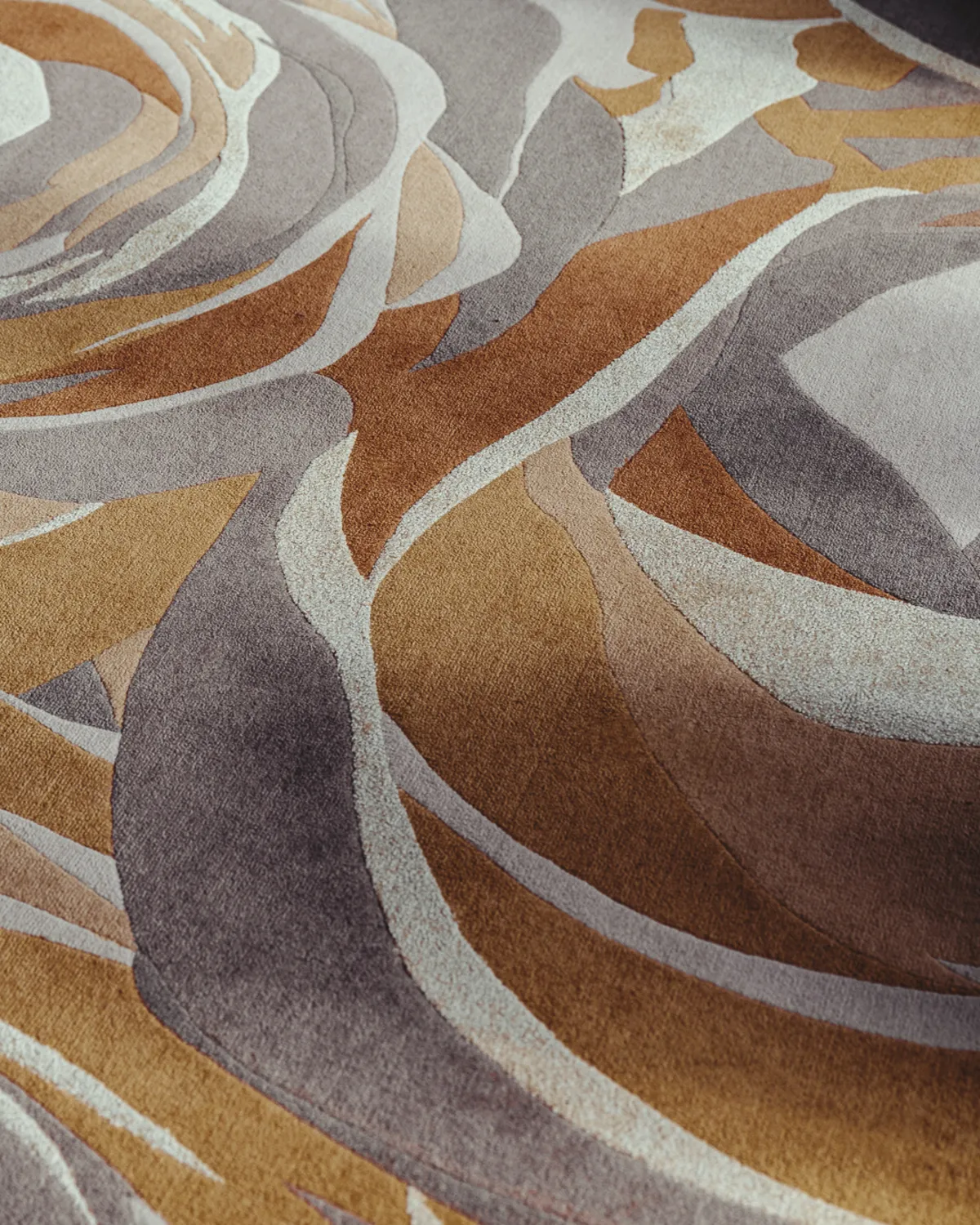 Détail du design intérieur aux motifs organiques et teintes feutrées à la Maison Pic Lausanne.