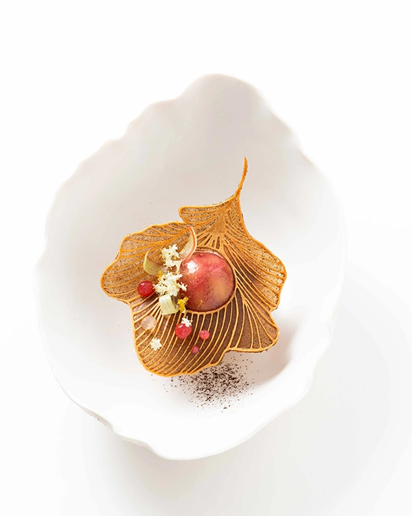 Assiette gastronomique florale du Restaurant Pic