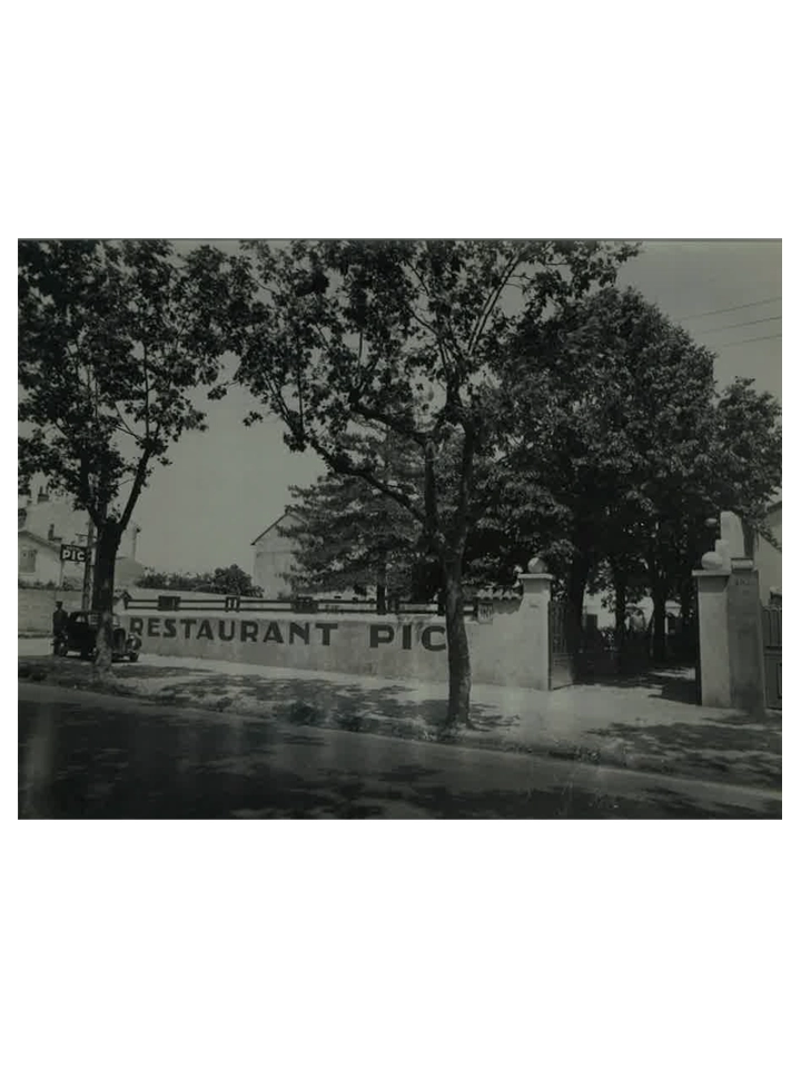 Archive du Restaurant Pic à Valence, façade historique