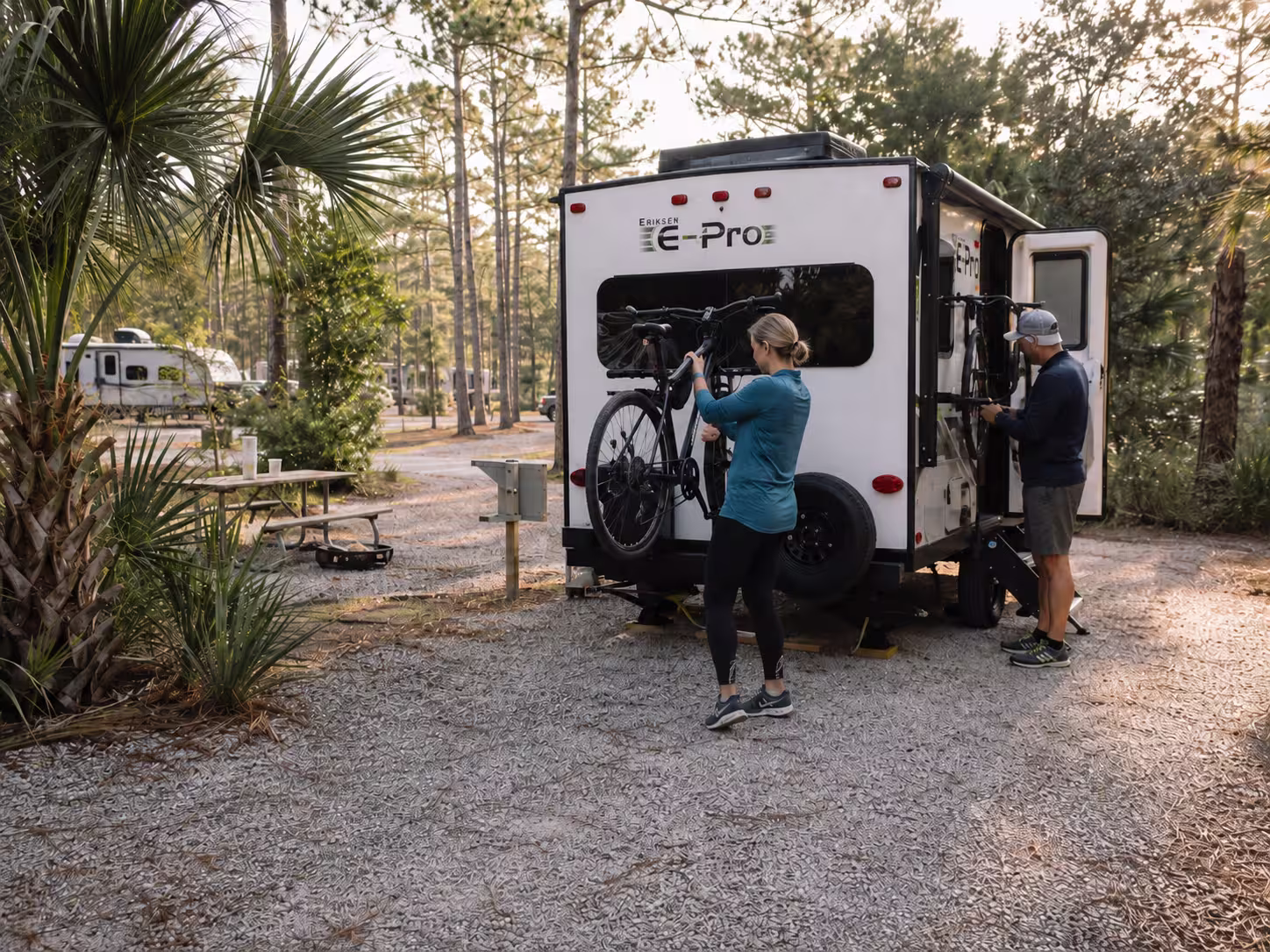 Small RV at a campsite near Withlacoochee Trail