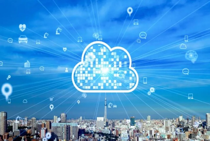 UCaaS vs. Traditional Phone Systems: What’s Best for Your Team