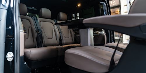Luksusowy transfer po Polsce Mercedesem – bezpieczne przejazdy międzymiastowe z Premium Driver