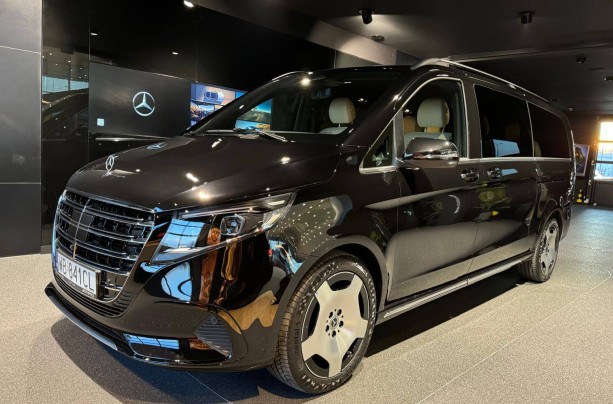 Wynajem samochodu z kierowcą w Warszawie – obsługa delegacji i gości VIP Diamond Car