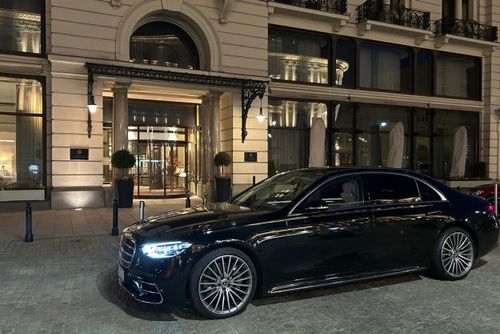 Wynajem auta z kierowcą Warszawa – luksusowe Mercedesy Diamond Car Rafał Redłowski