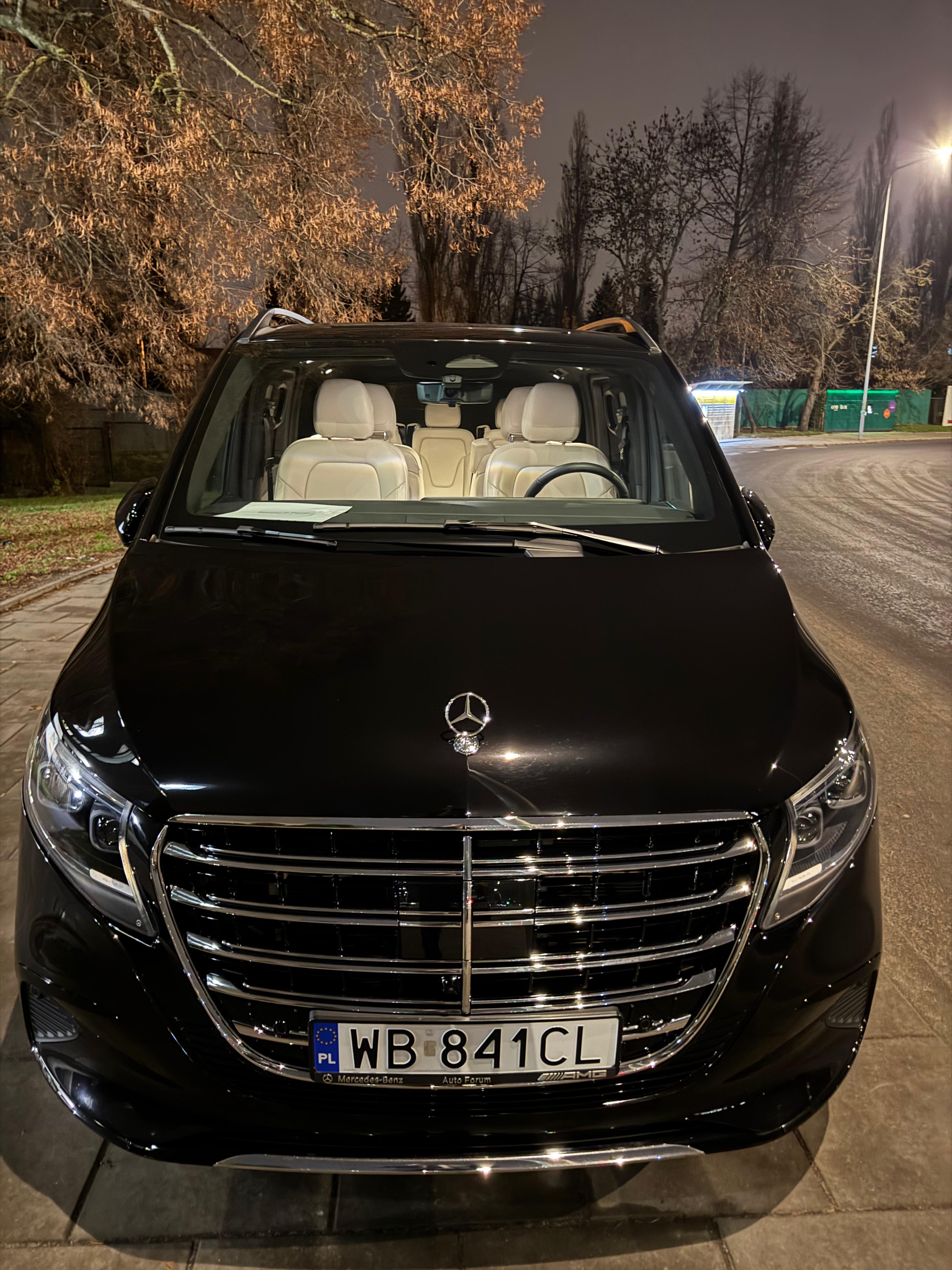 Luksusowy bus z kierowcą warszawa i wynajem busa premium warszawa Mercedes Klasa V PremiumDriver