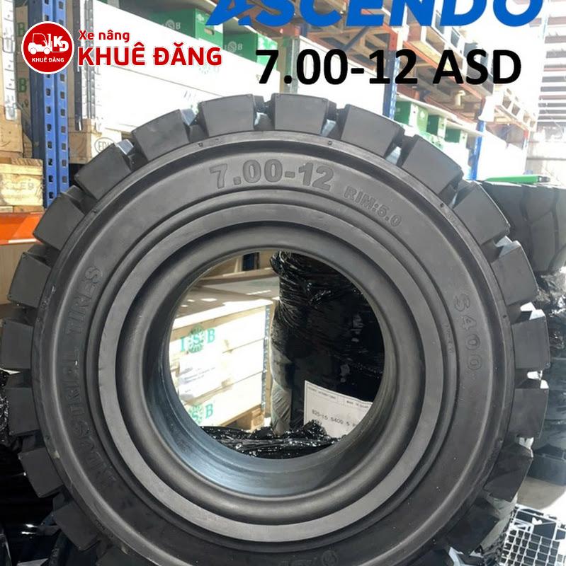 Bánh đặc 700-12 Ascendo S400 làm bánh trước xe nâng dầu 2.5 tấn