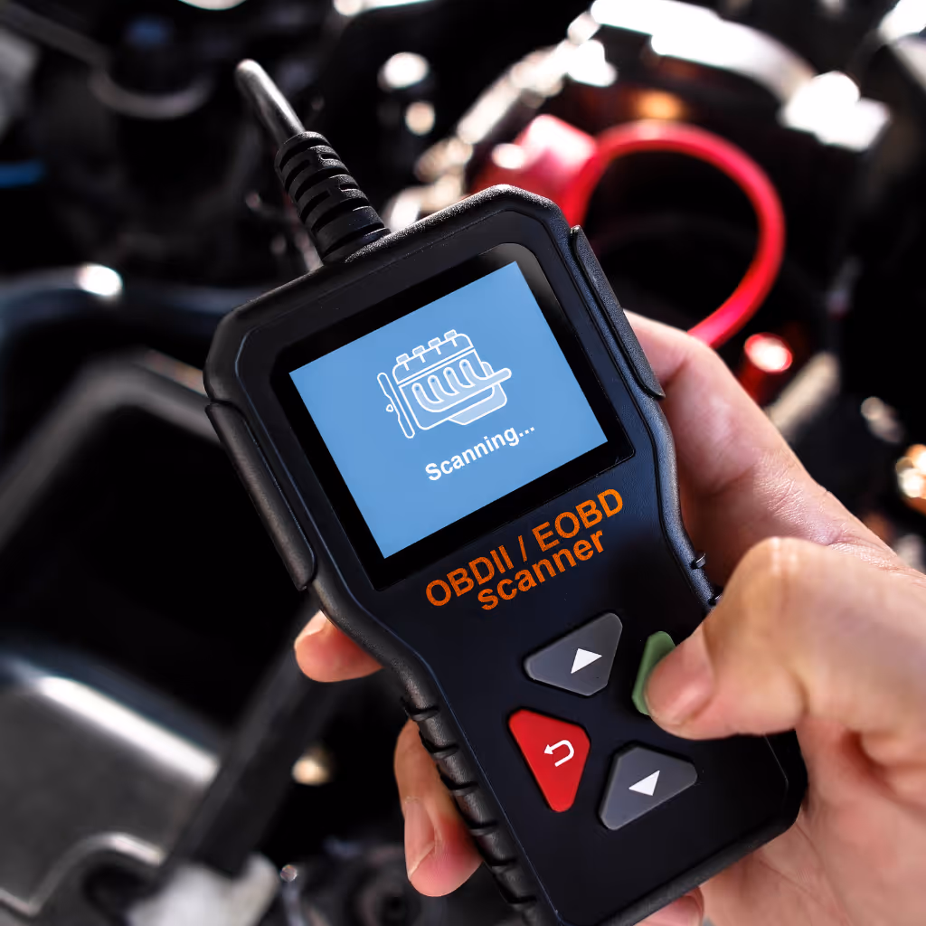 A digital OBDII scanner identifying engine faults during a mobile visit in Maidenhead. We provide instant clarity on why your car is running poorly or misfiring.