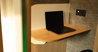 photo de l'intérieur de la callbox du coworking