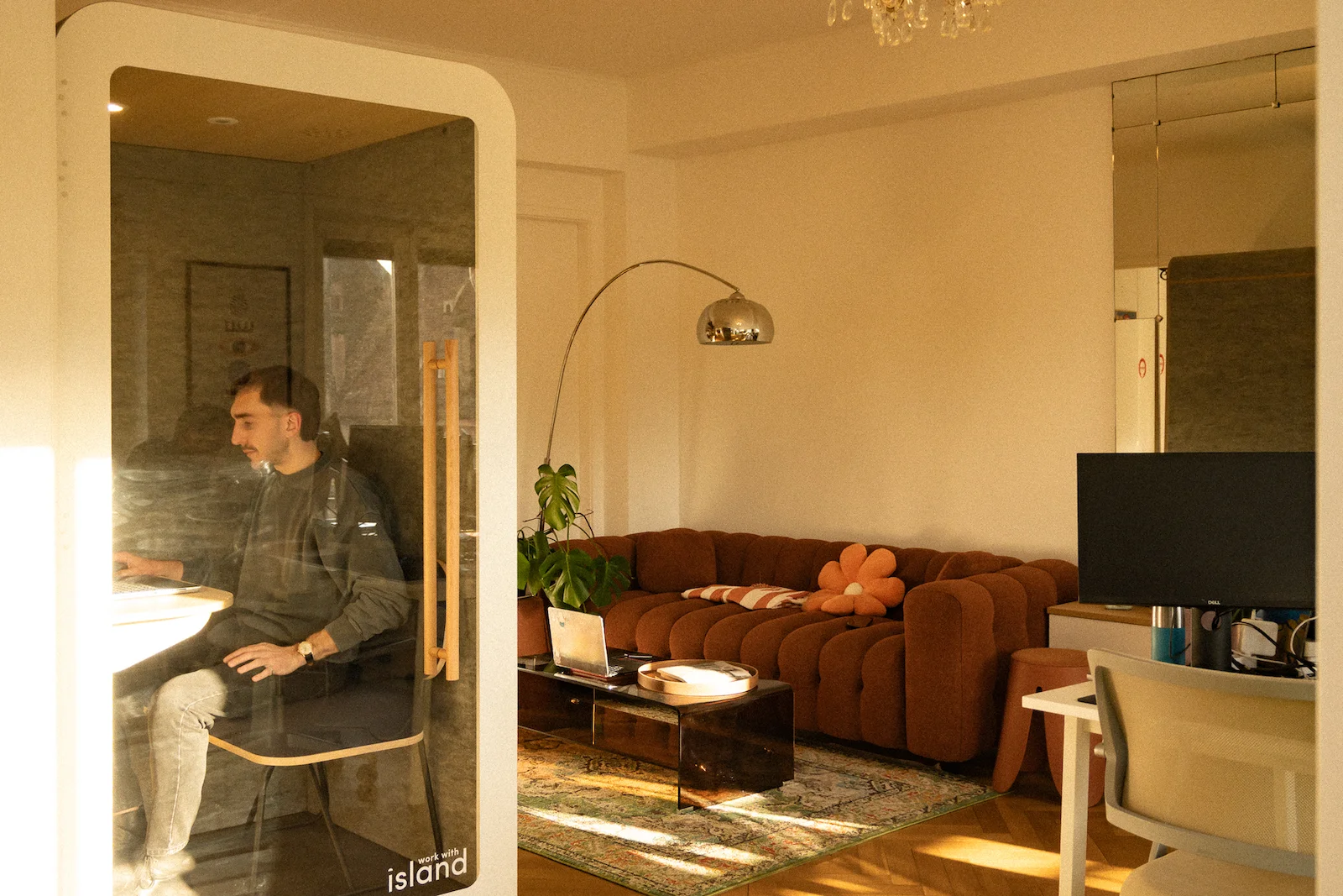 photo de la callbox et des espaces de travail