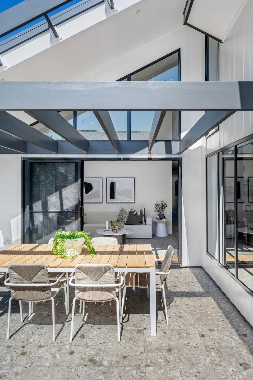 Zephyr 247: Corner Block Home