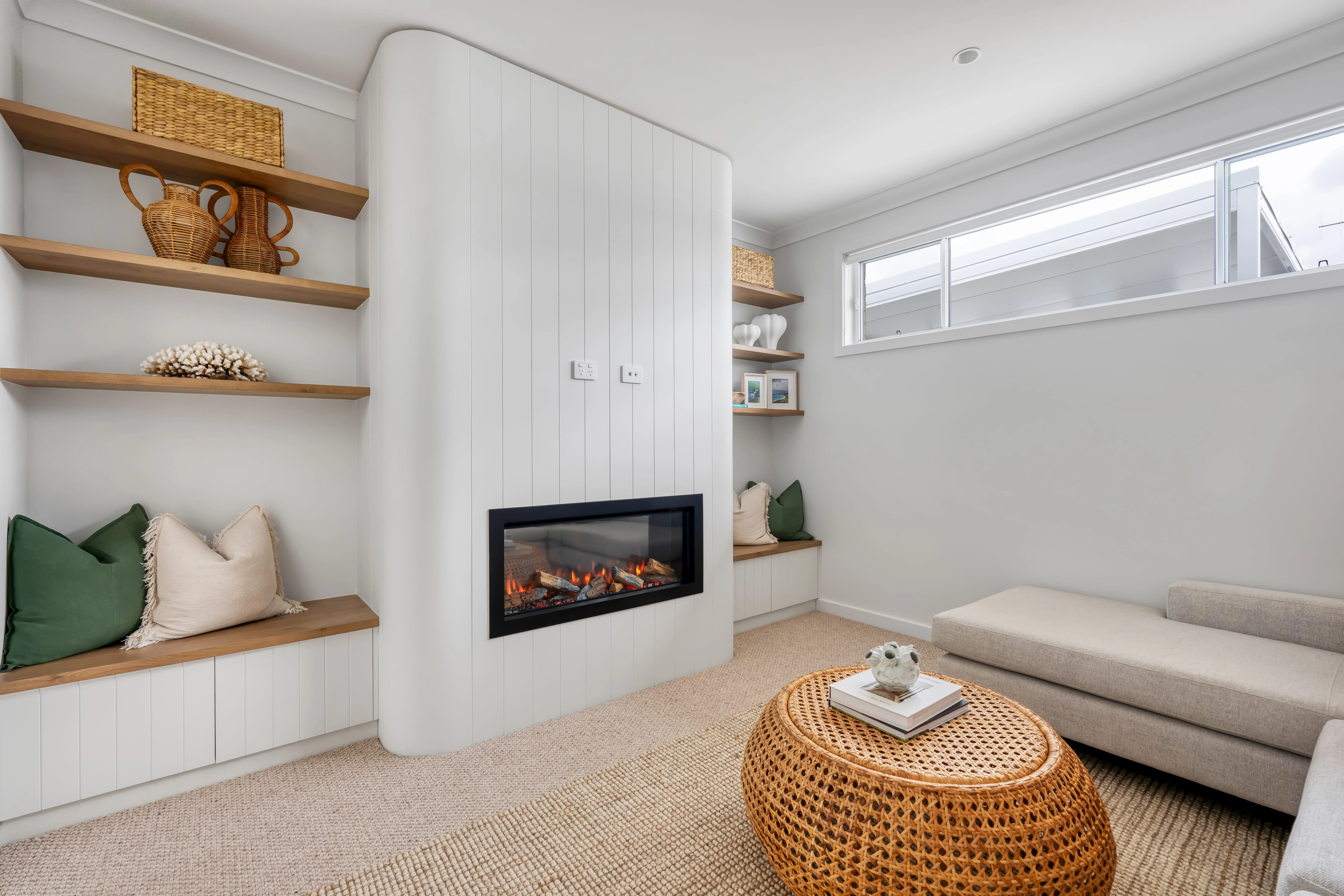 Lotus 275 2nd Living Area