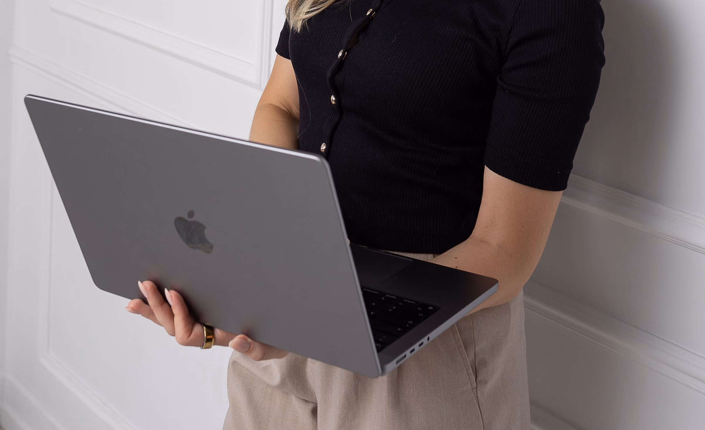 Melina Webbline GEO Strategie B2B Unternehmen  Webdesign