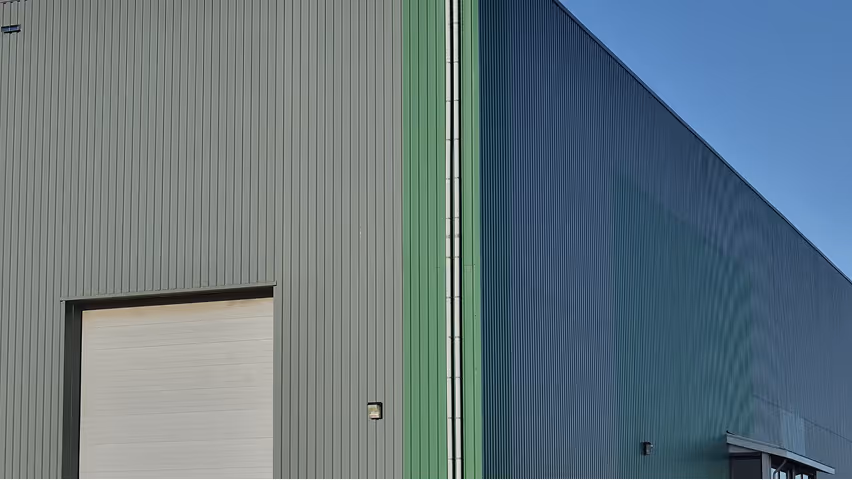 Fulfillment Center vs. Warehouse: triff die richtige Wahl für dein Unternehmen