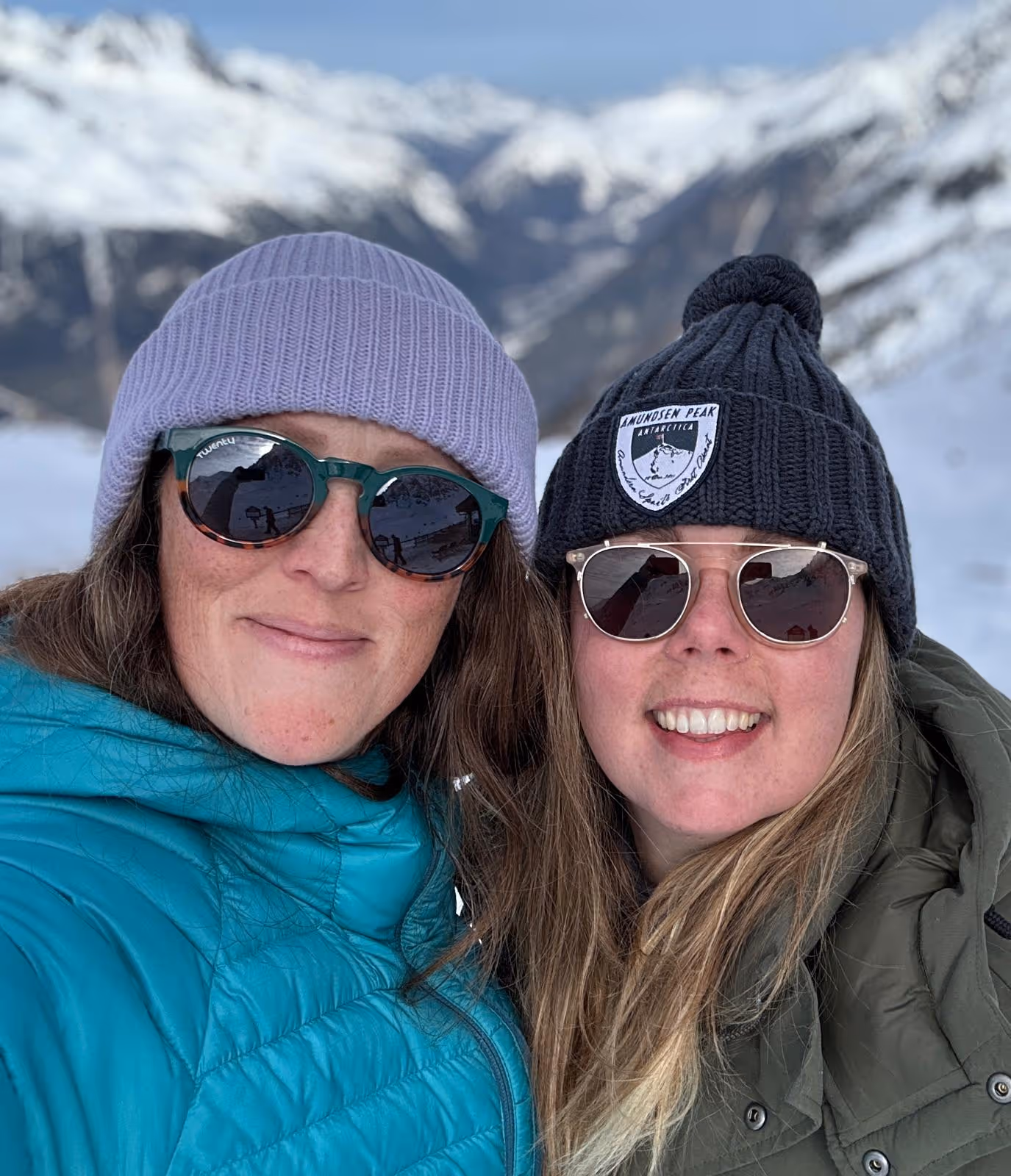 Marie and Laura, founders of Decades