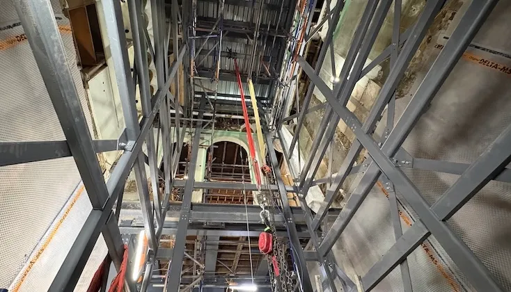 Test arrangement for beam testing.