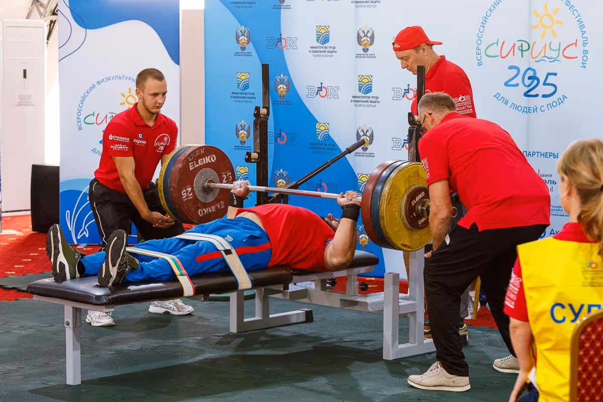 Зона тяжелой атлетики на базе для проведения спортивных сборов