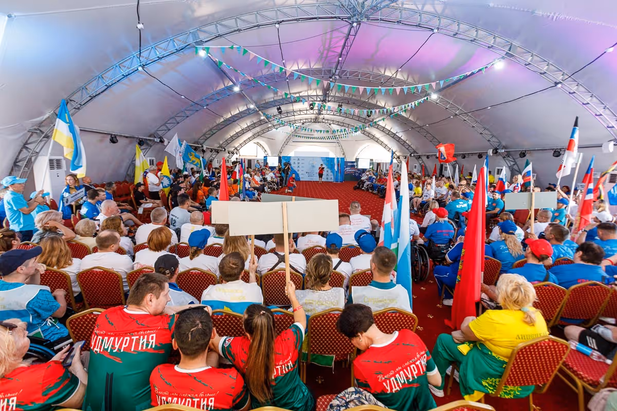 Церемония открытия фестиваля на базе для отдыха