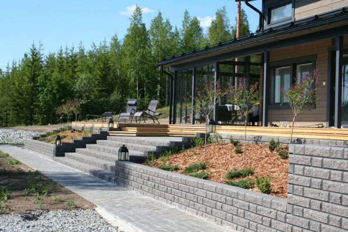 Varmista pihakivien pitkäikäisyys – tee pohjatyöt huolellisesti
