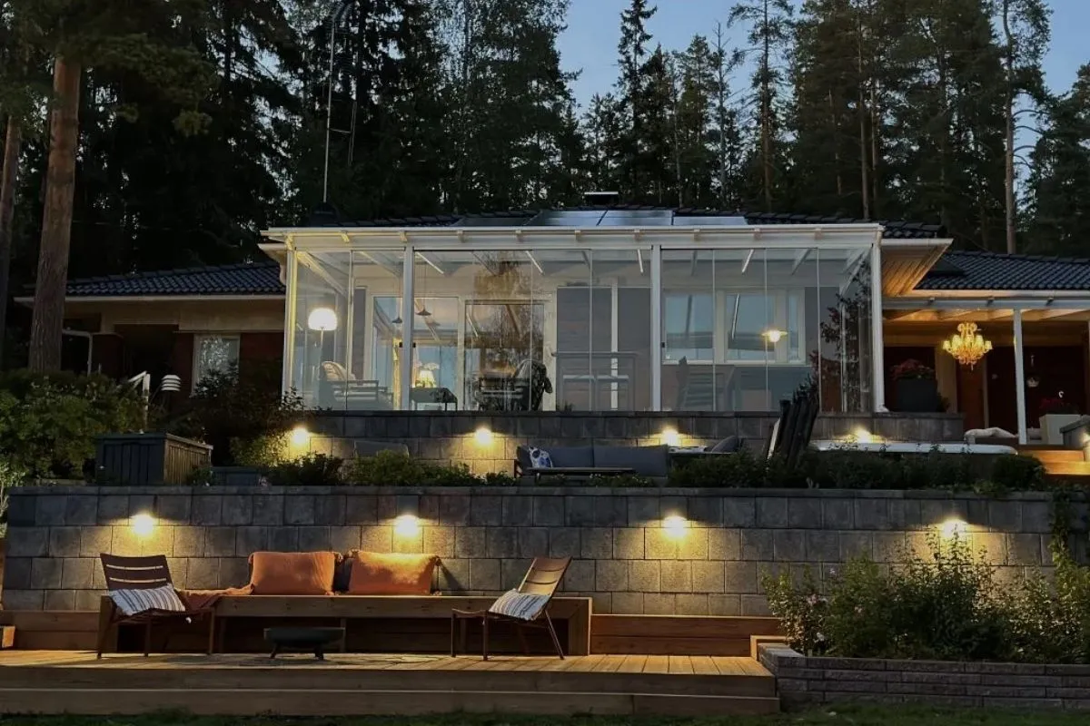 Näin voit hyödyntää muurivalaisimia pihassa