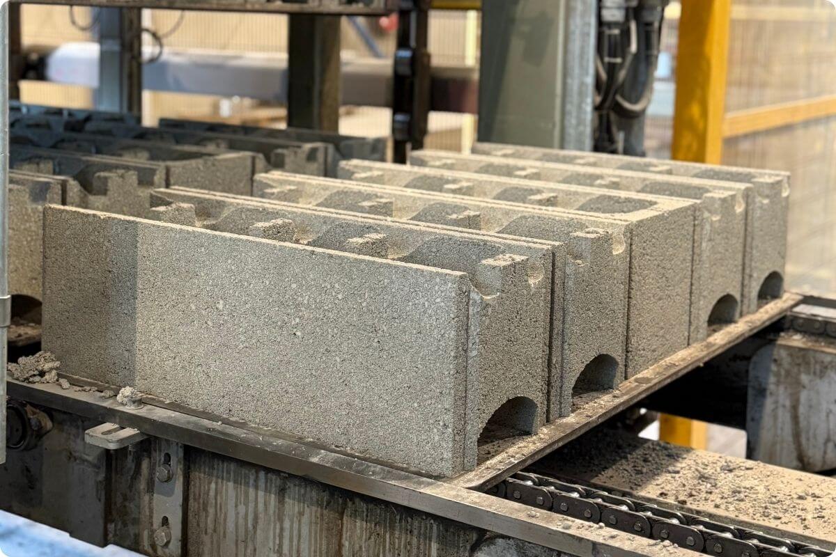 HB-Betonin Muottiharkko 200 – betoninen muottiharkko perustuksiin ja seinärakenteisiin.