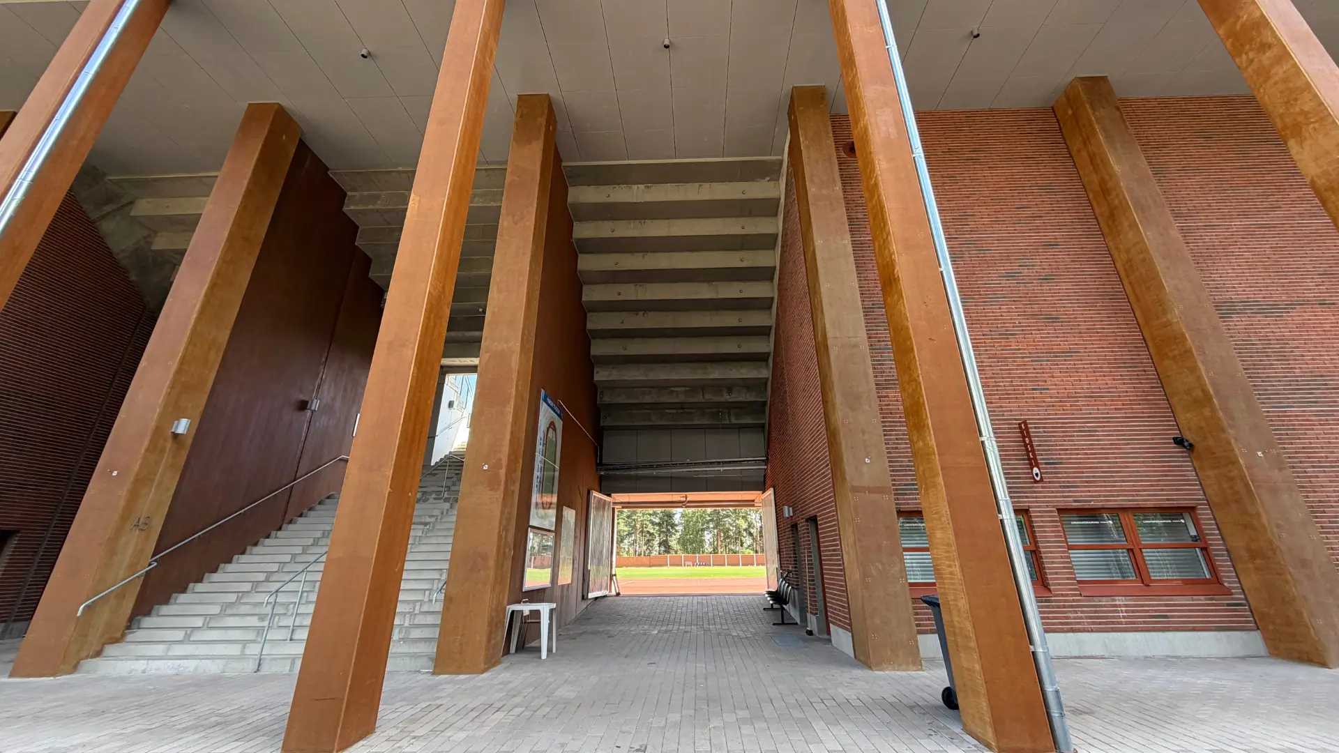 Harjun stadionin uudistettu katsomo ja ympäristö Jyväskylässä
