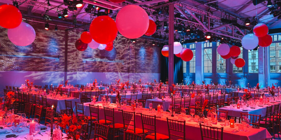 Aangeklede eventzaal in De Hallen Studios, partnerlocatie van BAUT Events