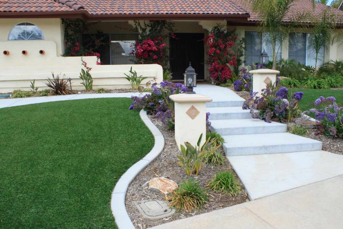 Concrete Landscape Edging in Port Charlotte: What to Know 