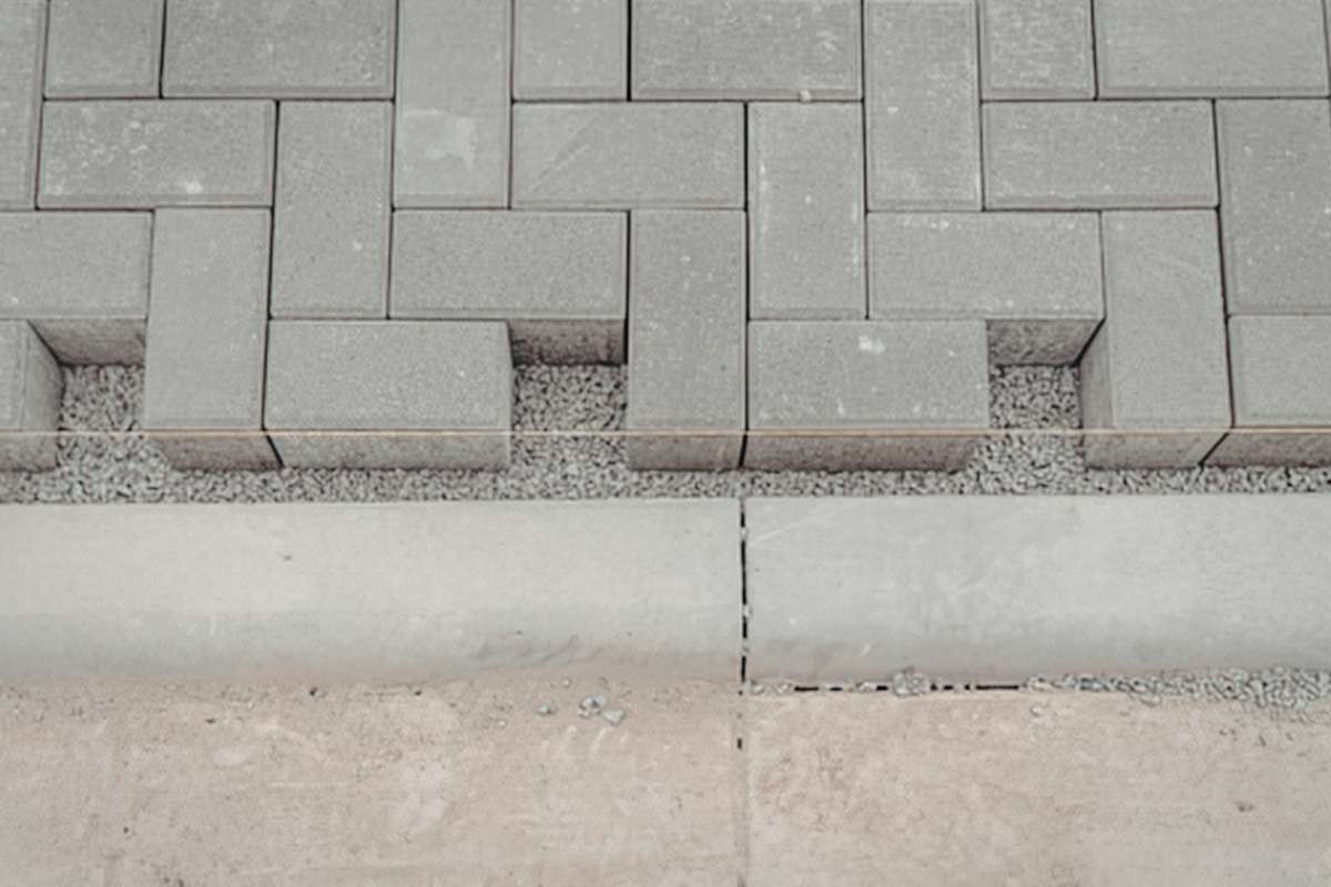 Concrete Landscape Edging: Creative Designs for Modern Yards