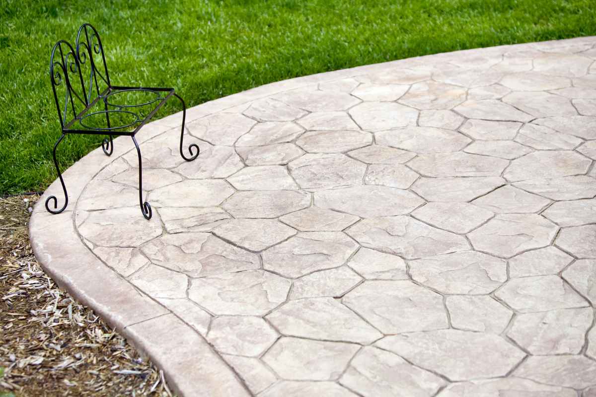 How Much Does Decorative Concrete Curbing Cost?