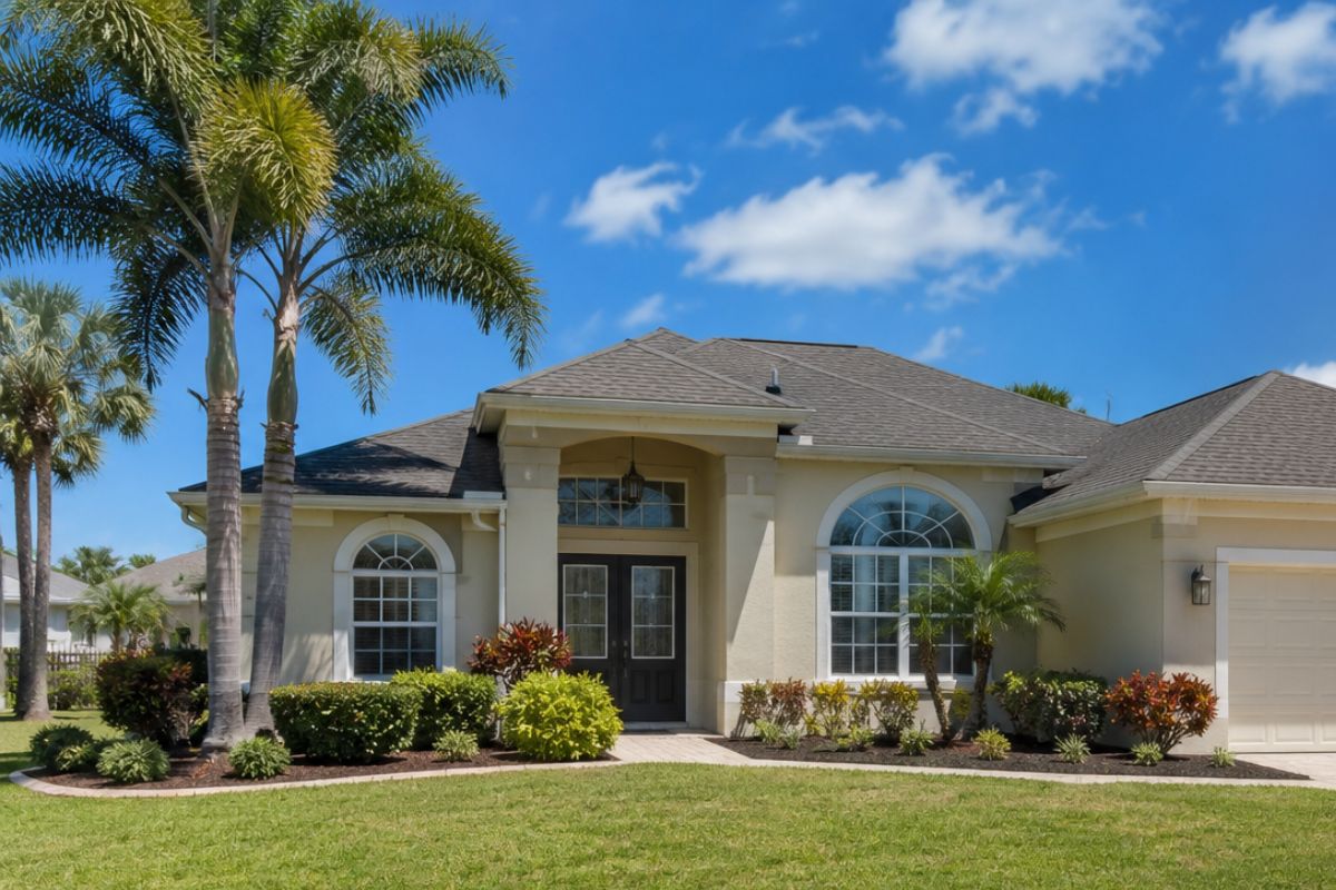 palm trees in port charlotte front house